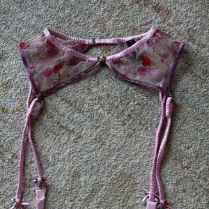 For love and lemons floral garter